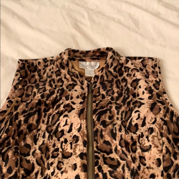 Cheetah Print Vest - Picture 5 of 5